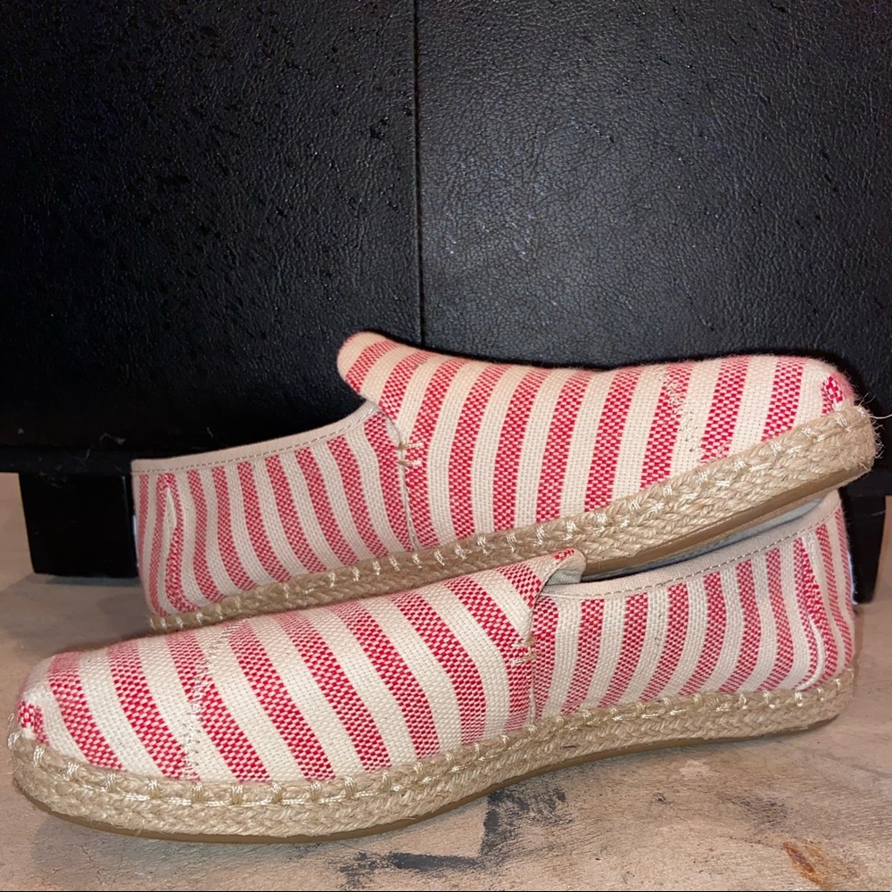 NWOT TOMS Shoes